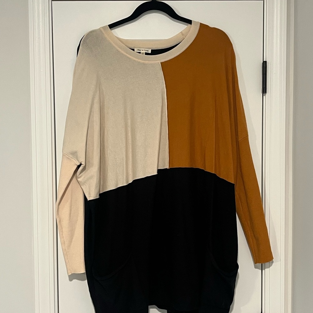 Chic Soul/Tea n Rosen Cream, Orange, and Black Sweater